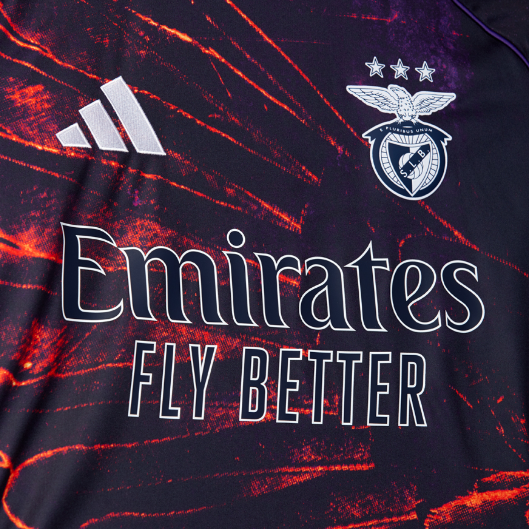 Conjunto Infantil Benfica 4º Equipamento Águia Vhils - 2026/27