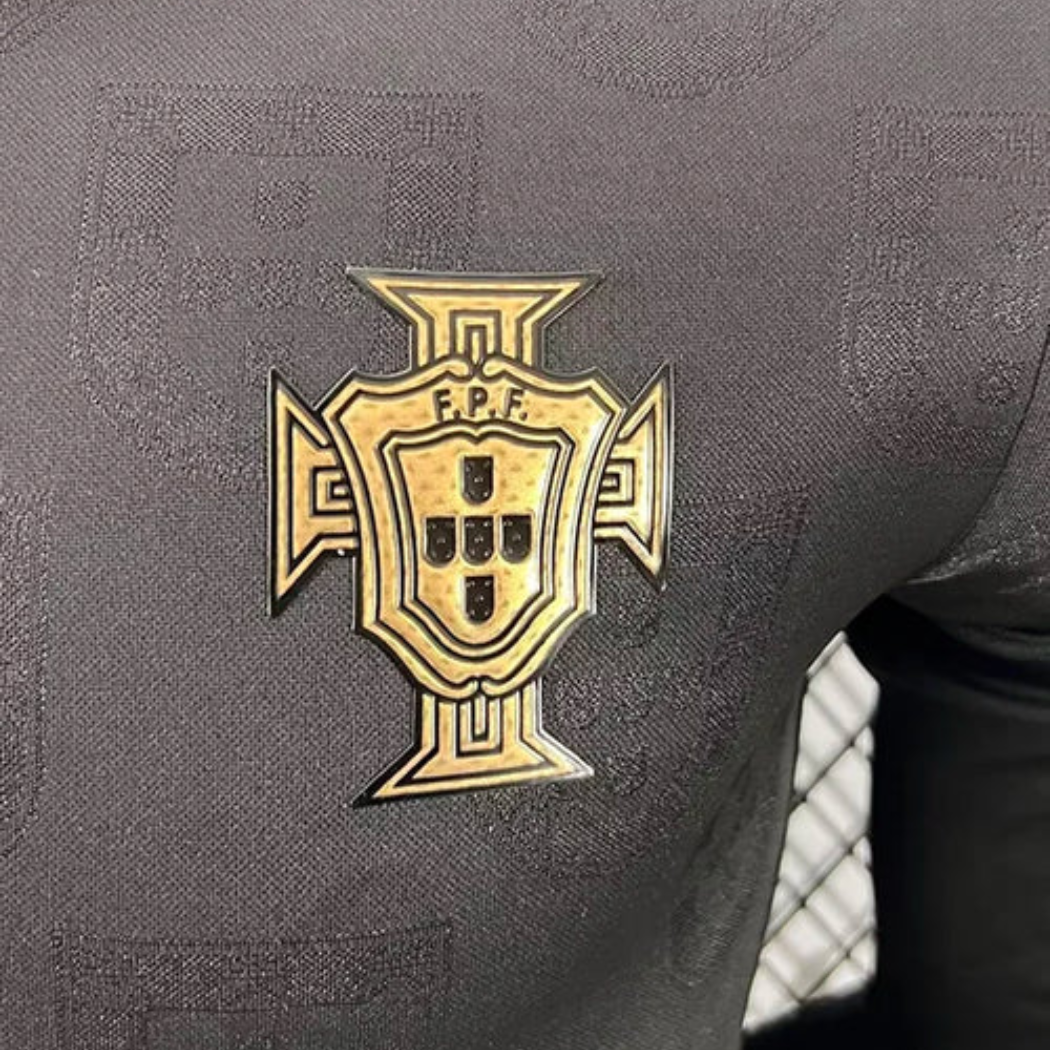 Camisola Player Version Portugal Manga Longa - Eusebio 2026